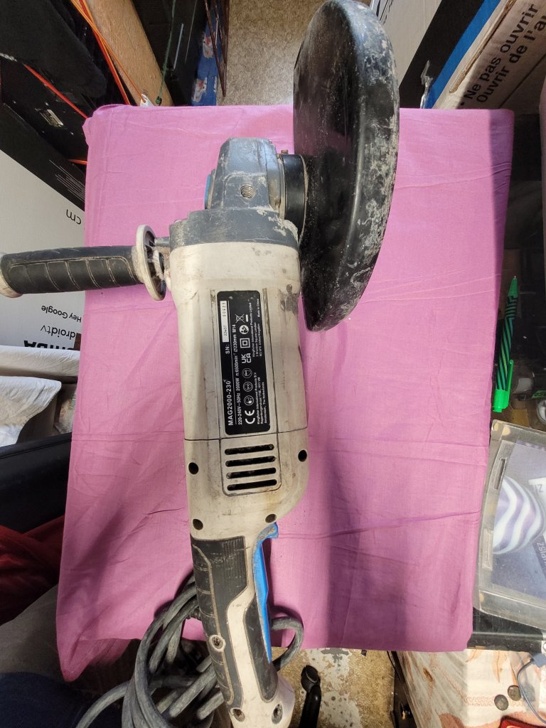 Szlifierka kątowa Macallister MAG2000-230 